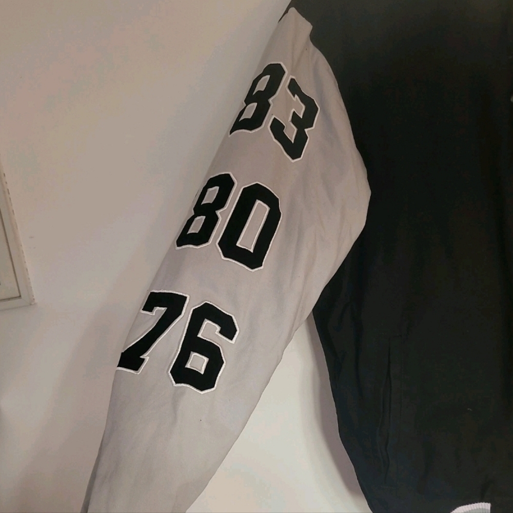 Raiders Super Bowl Champion Black and Gray Jacket Limited Edition Size Medium - Picture 5 of 6